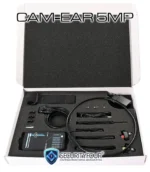 Interno della confezione del sistema CAM-EAR 5MP contenente unità centrale, auricolari Premium, microcamera e pulsanti di controllo.