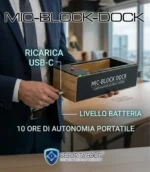 Dettaglio del MIC-BLOCK DOCK che evidenzia la porta di ricarica USB-C e gli indicatori LED per un'autonomia operativa fino a 10 ore in mobilità